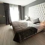 Hotel National Park & 4*