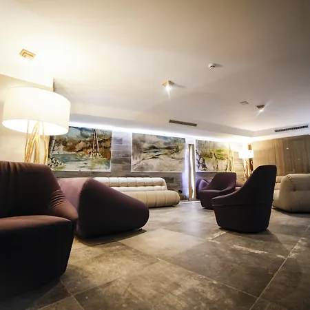 National Park & 4* Cotronei